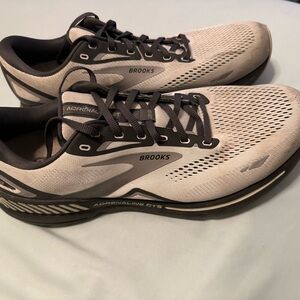 Brooks Men's Adrenaline GTS 23 Running Shoes